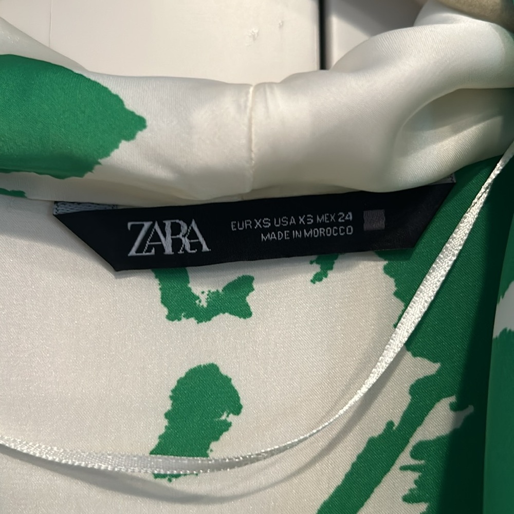 Zara Silk Long Sleeve Tops (3) - Picture 10 of 16